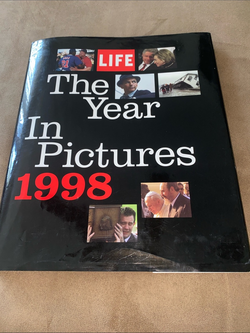 The Year in Pictures Book 1998 - Picture 1 of 3